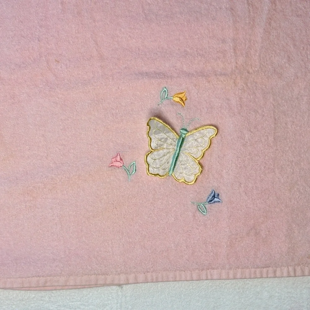 VTG‎ Pink Butterfly Embroidered Bath & Hand Towel Set Cottagecore Coquette Decor
